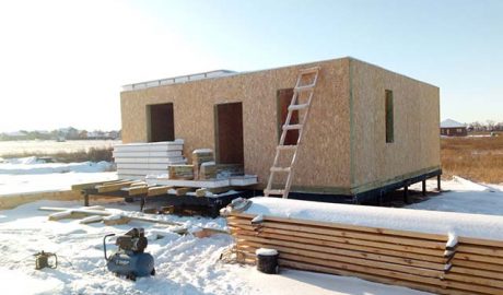 Можно ли строить СИП-дом зимой